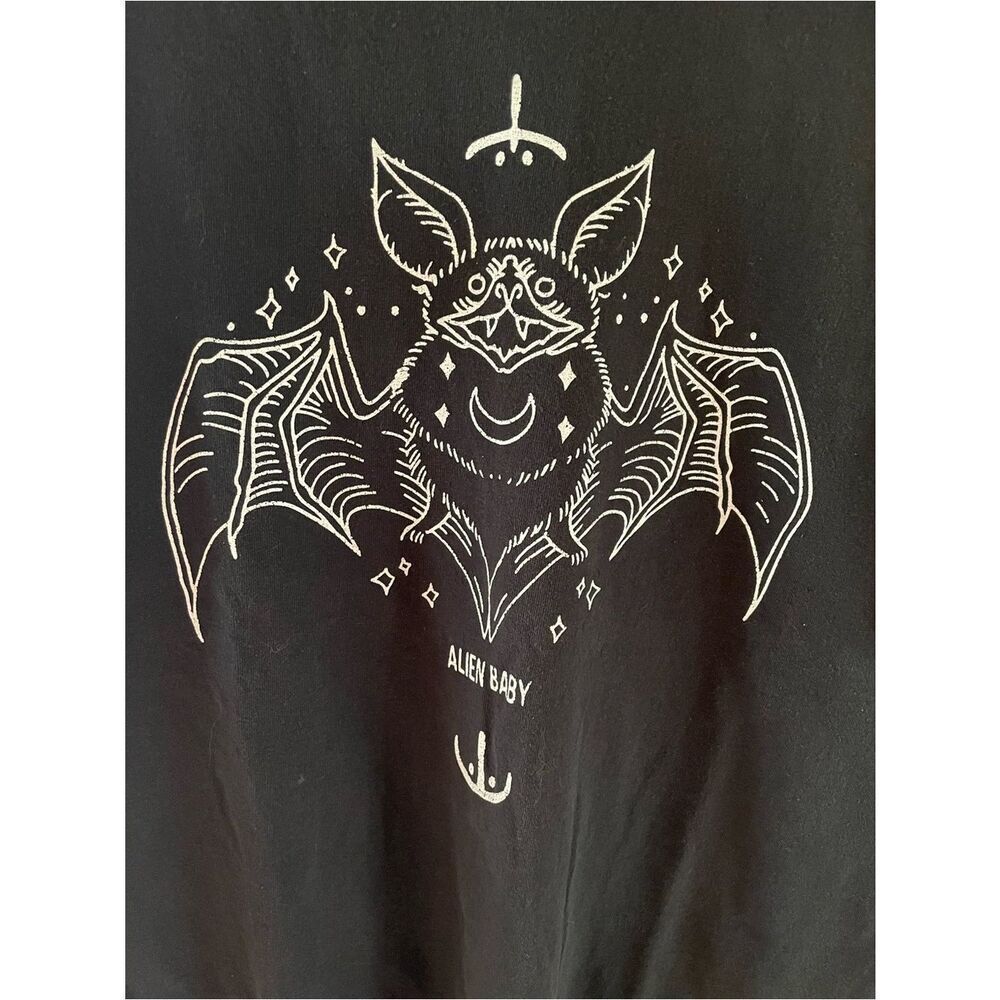 Alien Baby Black Bat Alien Tee Shirt Men’s XL